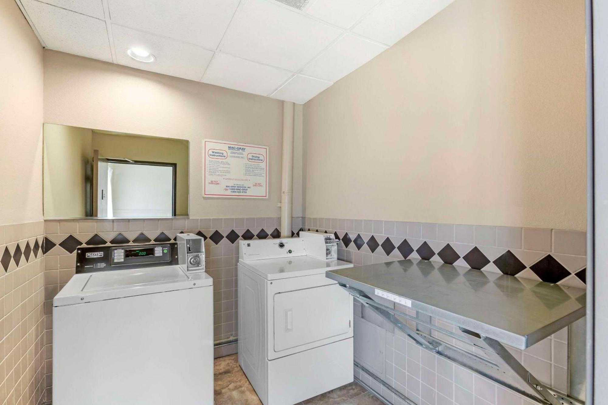 Comfort Inn West Phoenix At 27Th Ave And I-I0 Eksteriør billede